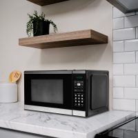 Danby DBMW1126BBS Danby 1.1 Cu. Ft. Countertop Microwave In Black And Stainless Steel - Image 5