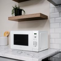 Danby DBMW0921BWW Danby 0.9 Cu. Ft. Countertop Microwave In White - Image 5